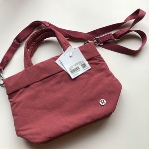 NWT lululemon on my level bag Micro*